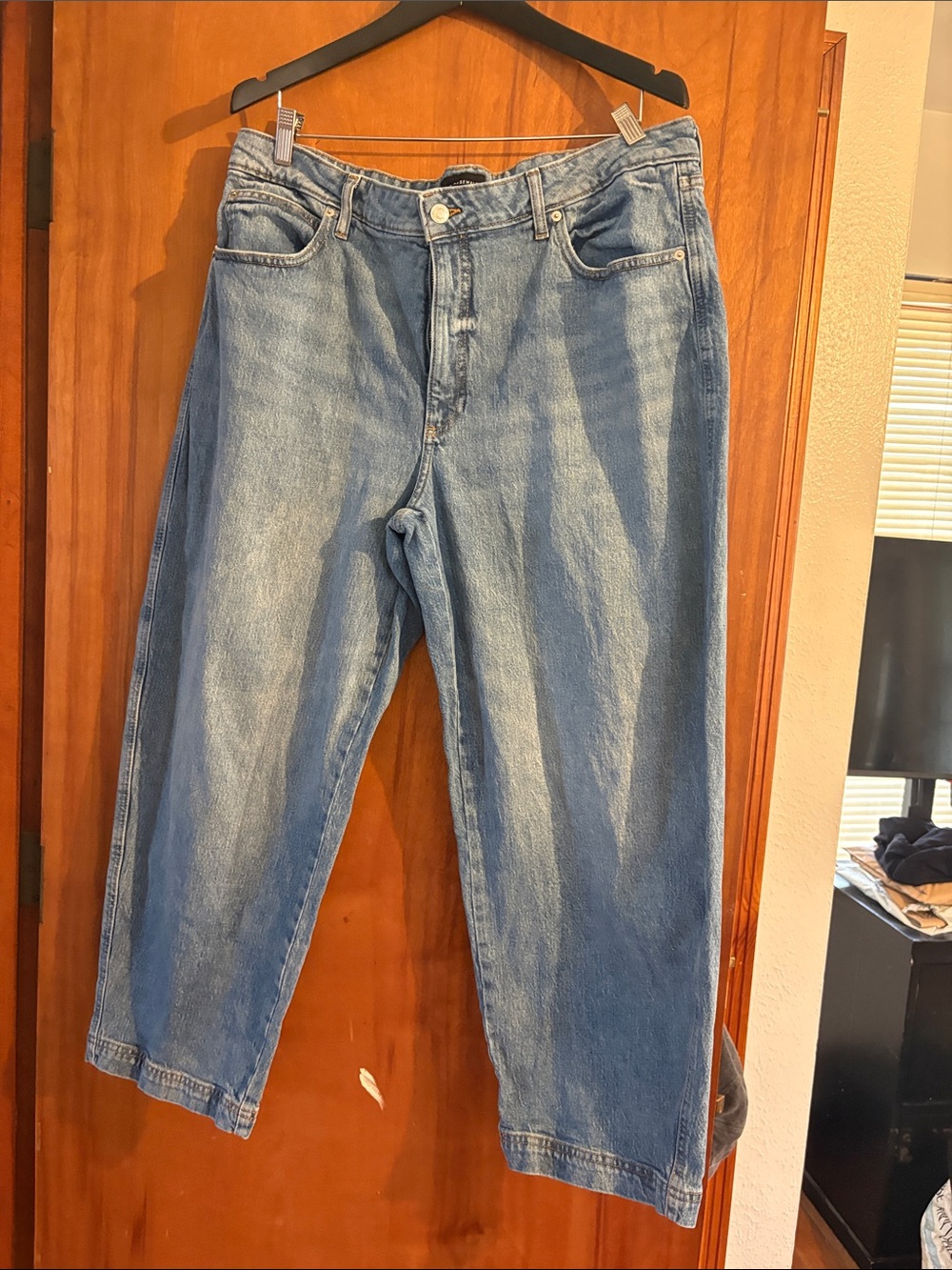 Relaxed Fit Men's Denim Jeans in Light Blue